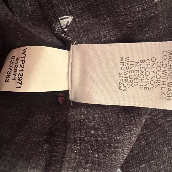 J. Jill Black Floral 3/4 Sleeve Blouse Boho Lightweight Rose Print Mature Sz L - Picture 9 of 9